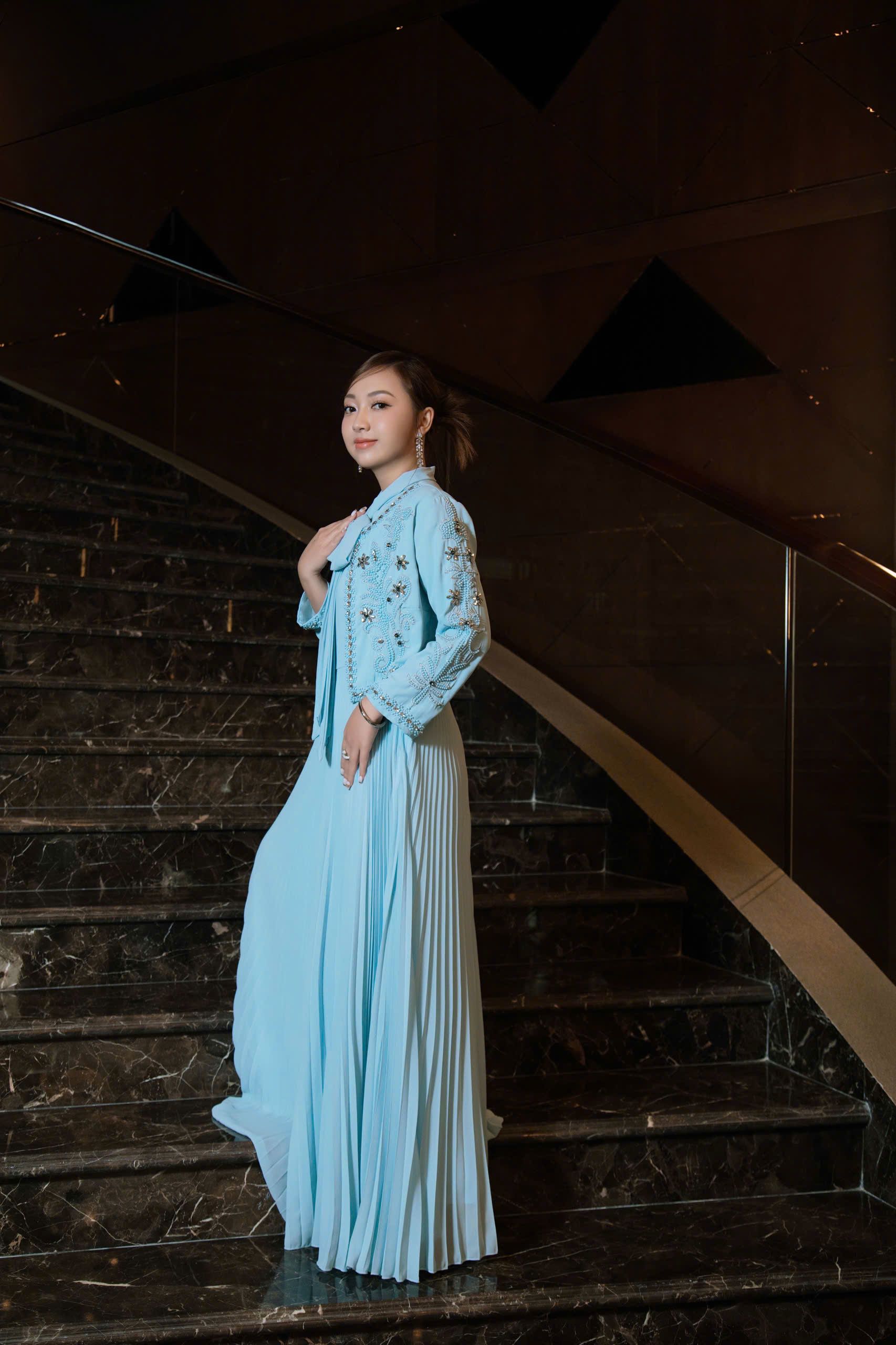 Hu Yu Ting - Trong bộ trang phục tự thiết kế