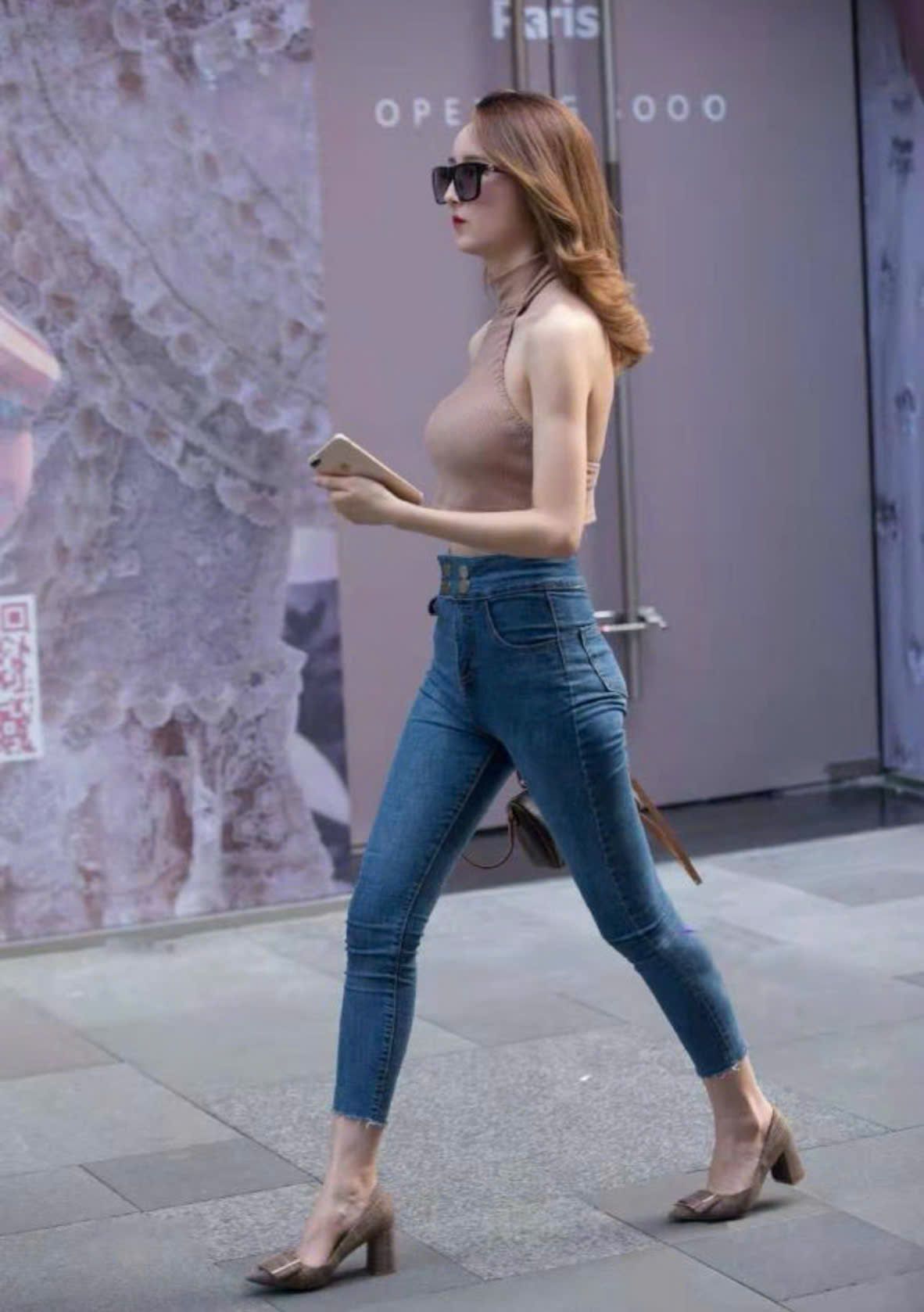 mẫu quần skinny jean siêu bó sát